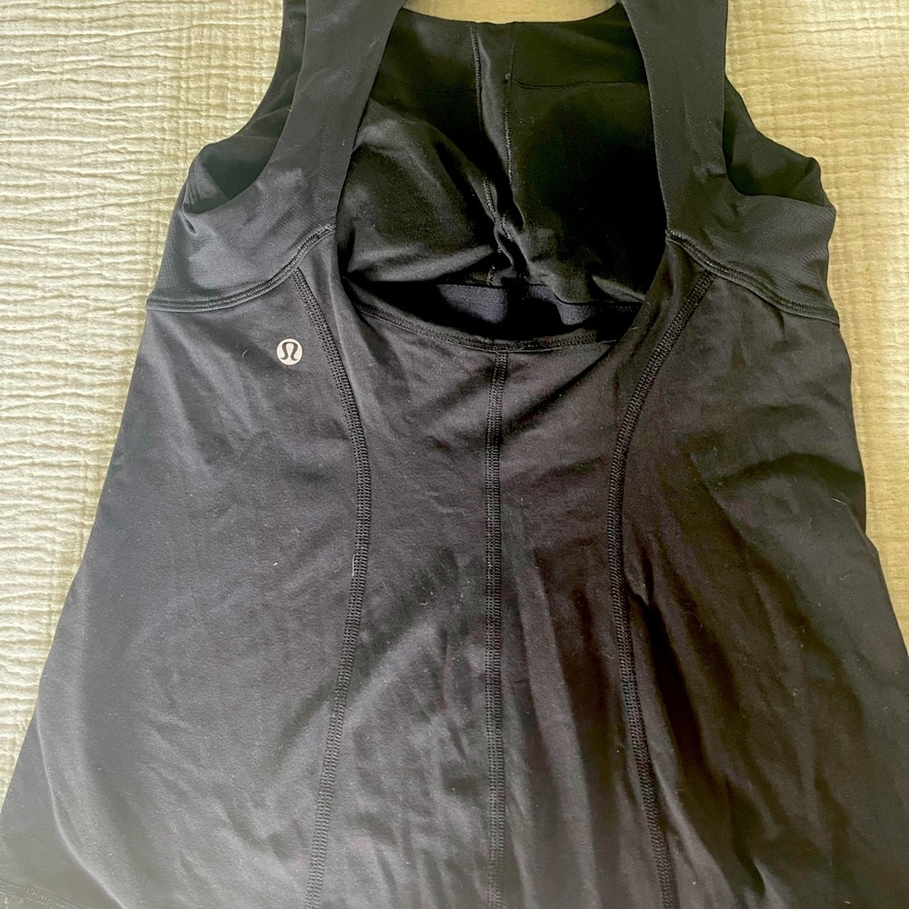 Lululemon top. Great for tennis